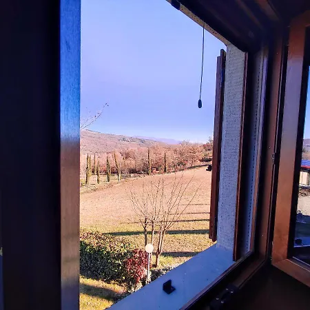 Charming House With Shared Pool In Caprese Michelangelo